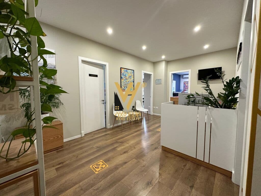 JEPET ZYRE 200 M2 ME QERA TE BLV GJERGJ FISHTA 3.100 EURO 2