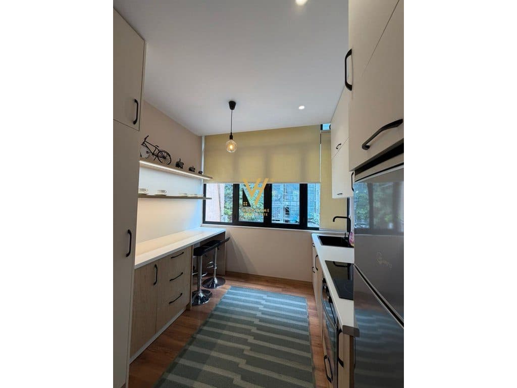 JEPET APARTAMENT 2+1 ME QERA TE BLLOKU 1.100 EURO 2