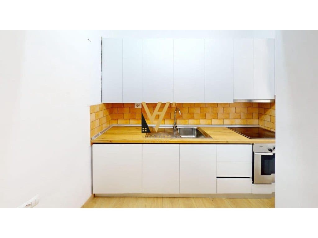JEPET APARTAMENT 1+1+ANEKS ME QERA TE MYSLYM SHYRI 60.000 LEKE 2