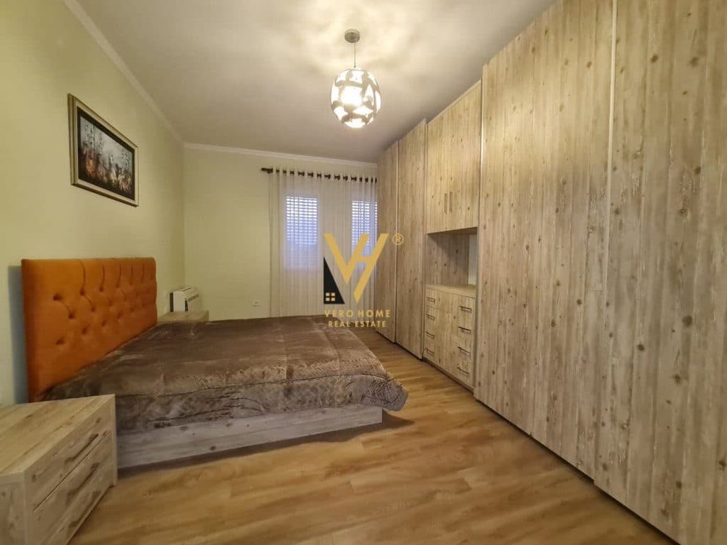 JEPET APARTAMENT 2+1 ME QIRA TE RRUGA E DIBRES 65.000 LEKE 4