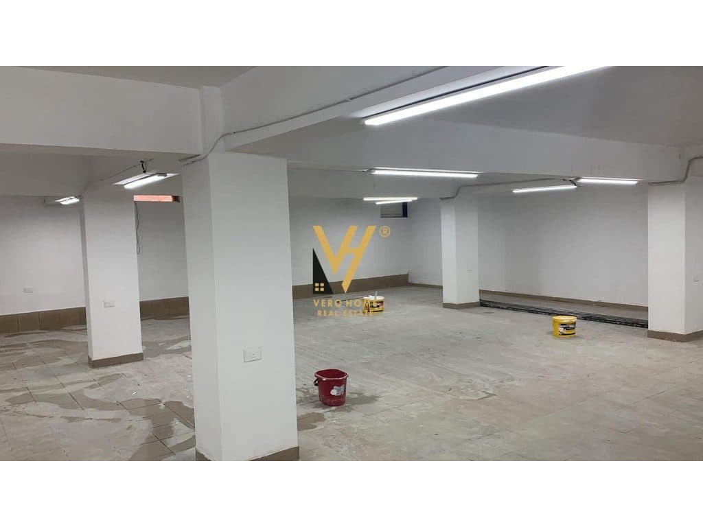 JEPET AMBIENT 270M2 ME QERA TE RR.ABDYL FRASHERI 2.000 EURO 1