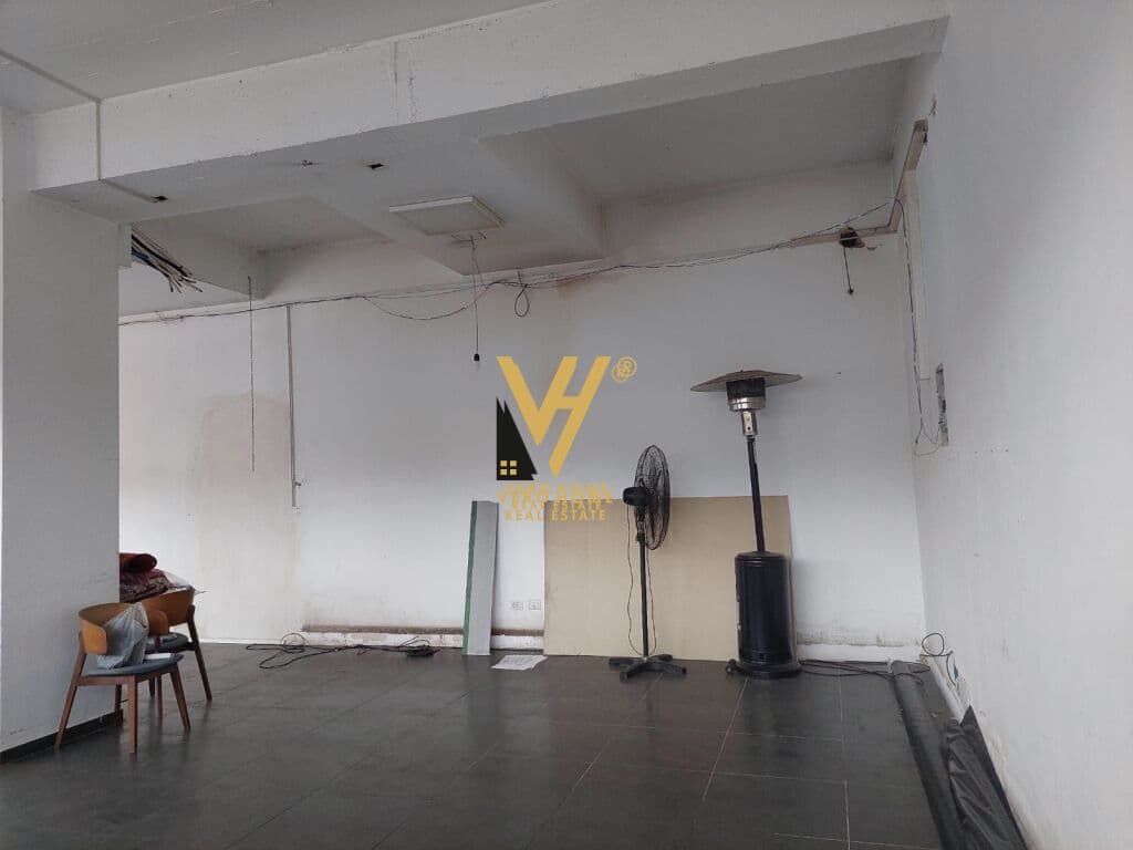 SHITET DYQAN 82 M2 TE RRUGA E DIBRES 260.000 EURO 2