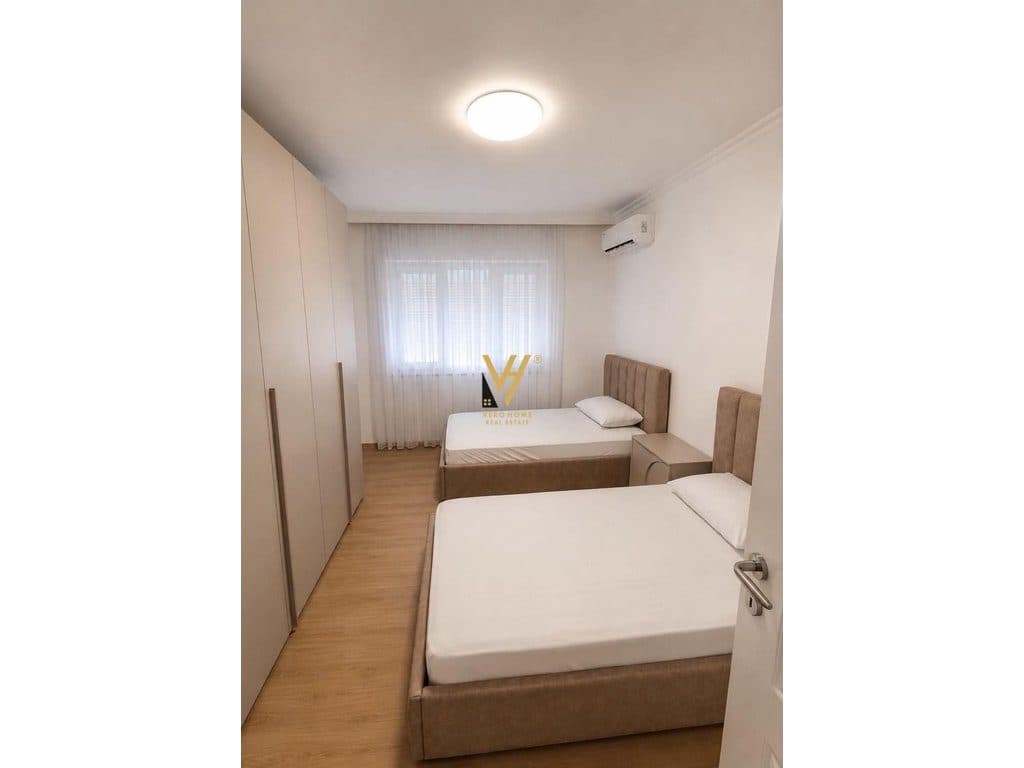 JEPET APARTAMENT 1+1 ME QERA NE QENDER 60.000 LEKE 3