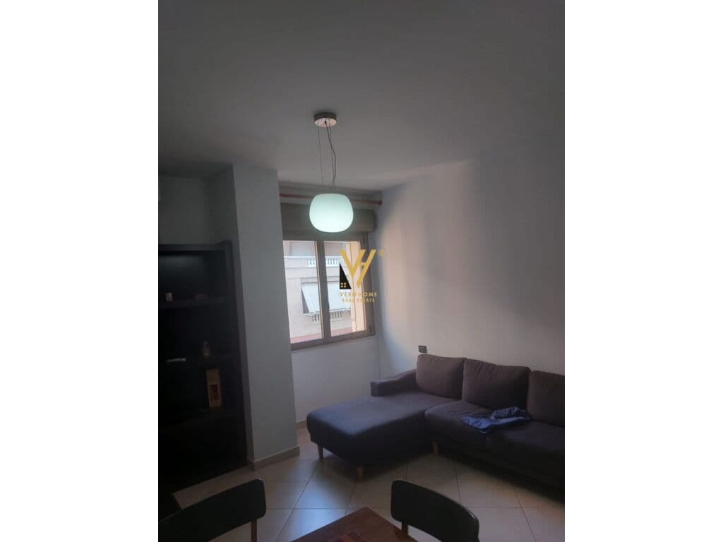 Jepet Apartament 1+1 me qera ne Qender 60 m2