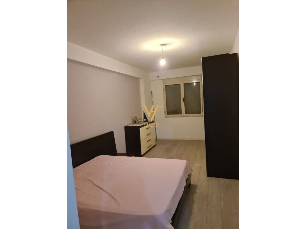 Shitet Apartament 2+1+2+ballkon te Unaza e Re 103 m2 2