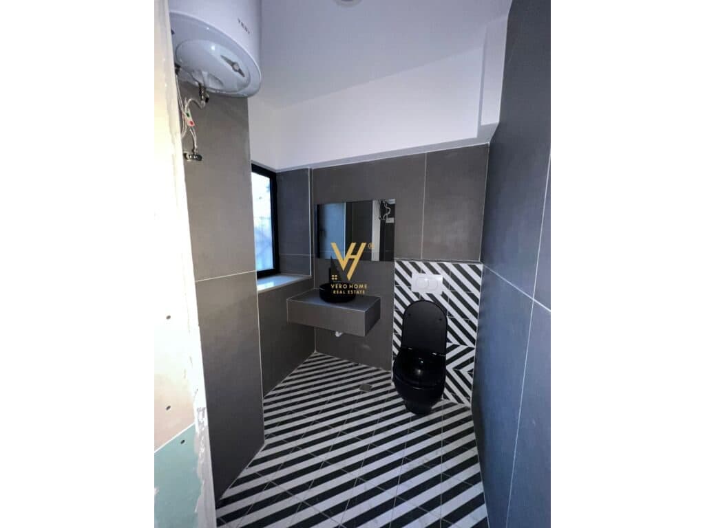 Jepet Dyqan me qera te Rruga e Durresit 180 m2 3