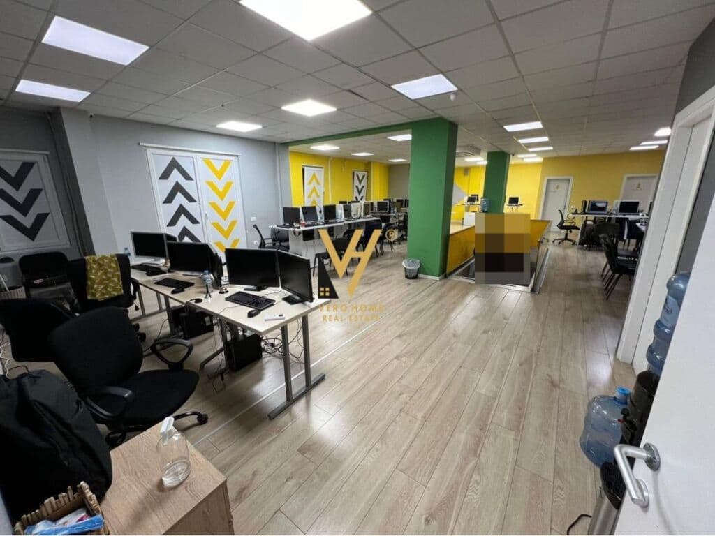 Jepet Zyre me qera ne Qender 562 m2 3