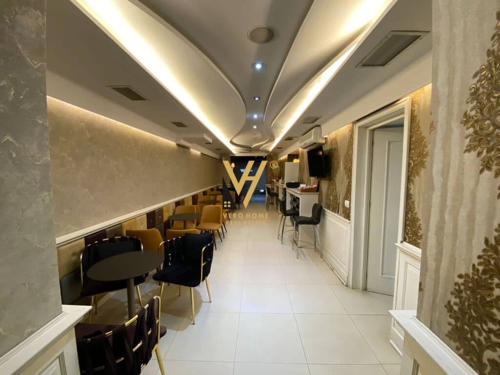 Jepet dyqan me qera te Blloku 120 m2 2