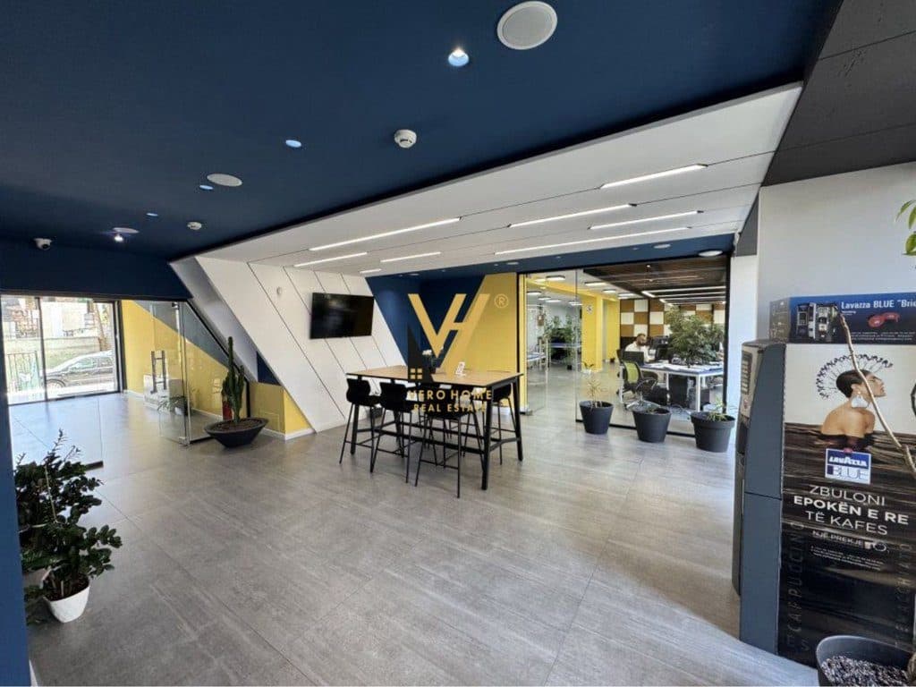 JEPET AMBIENT 550 M2 ME QERA TE PAZARI I RI 10.000 EURO