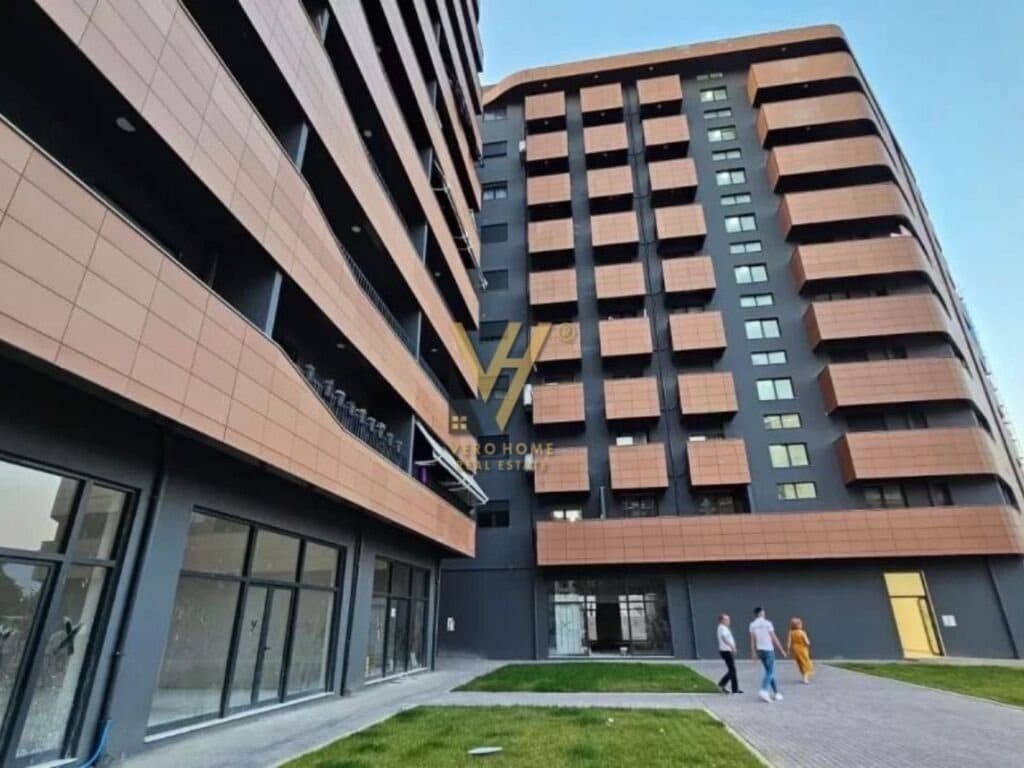 SHITET GARAZH 20 M2 TE KOMPLEKSI OASIS, UNAZA E RE 23.000 EURO 1