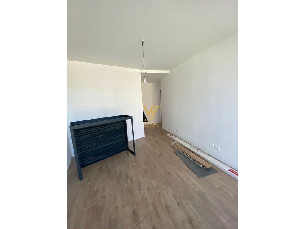 JEPET ZYRE 102 M2 ME QERA TE LAKE VIEW RESIDENCE 1.500 EURO 4