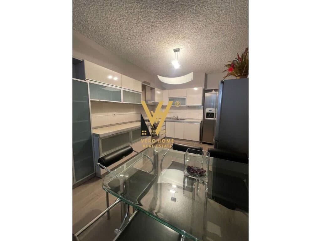 JEPET APARTAMENT 3+1+2 ME QERA TE RRUGA E KOSOVAREVE 1.200 EURO 3