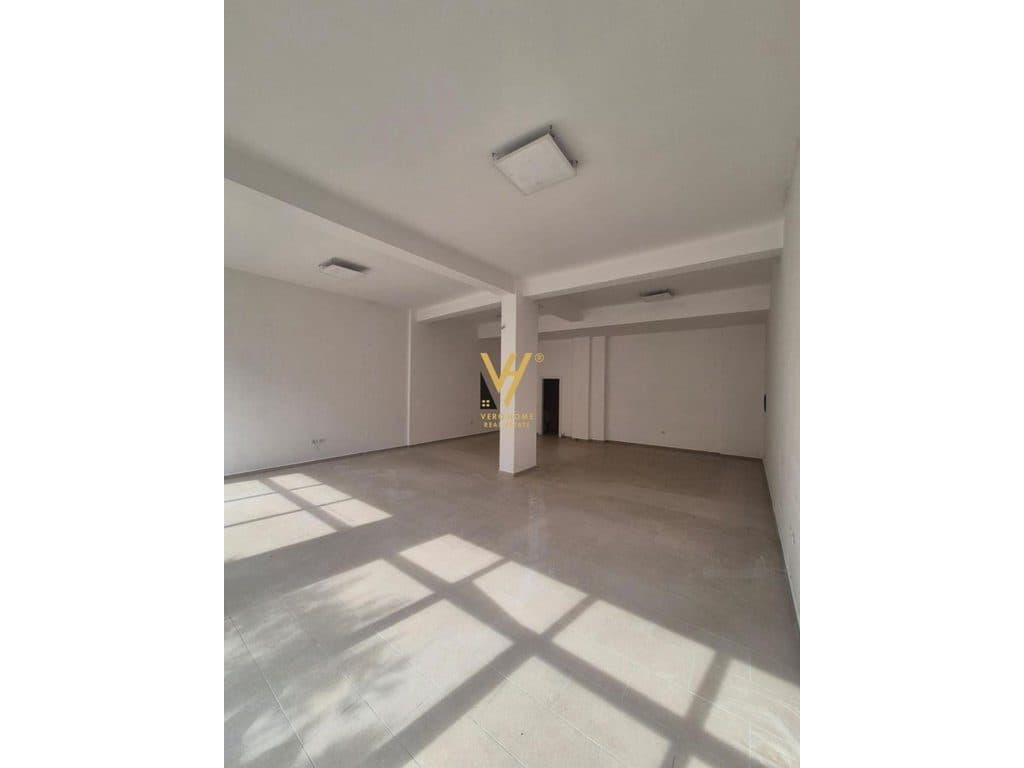 JEPET DYQAN 95 M2 ME QERA TE KOMUNA PARISIT 1.500 EURO 2
