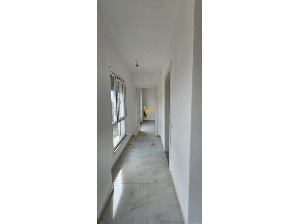 SHITET APARTAMENT 1+1 NE GOLEM 78.800 EURO 3