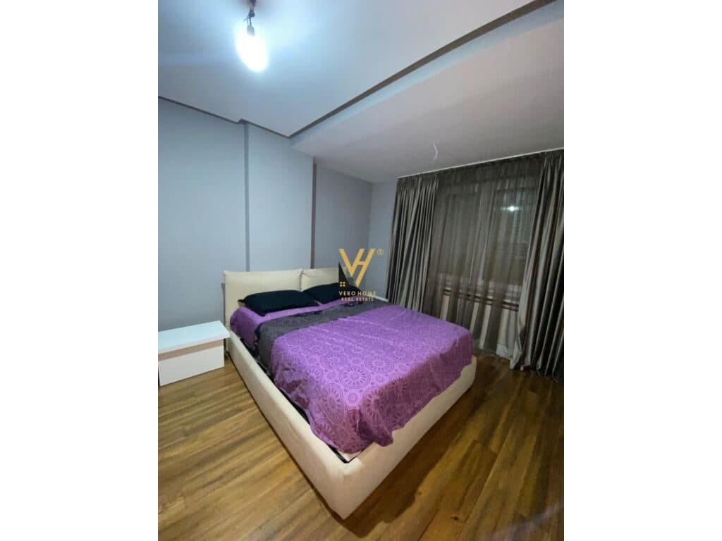 Jepet Apartament 3+1+2ballkon me qera te Komuna e Parisit 250 m2 3