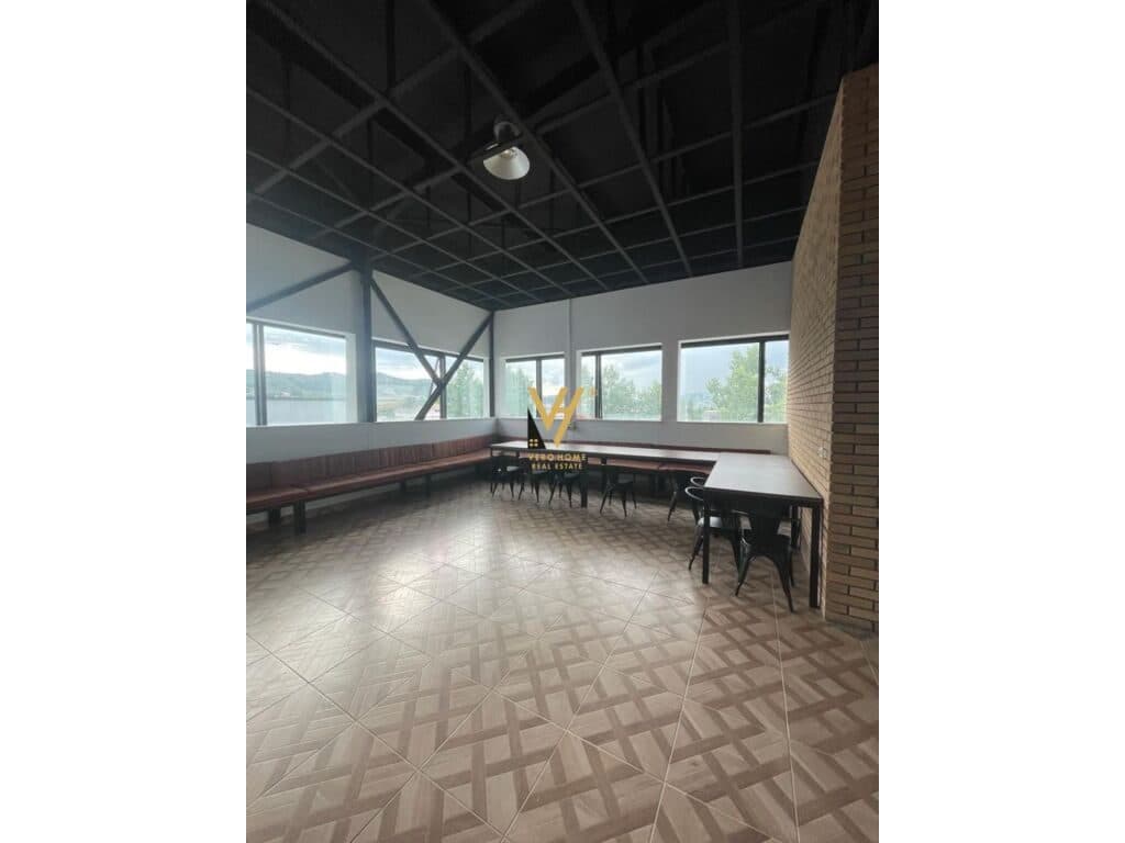 Shitet Kapanon ne Berxhulle 1.000 m2 2