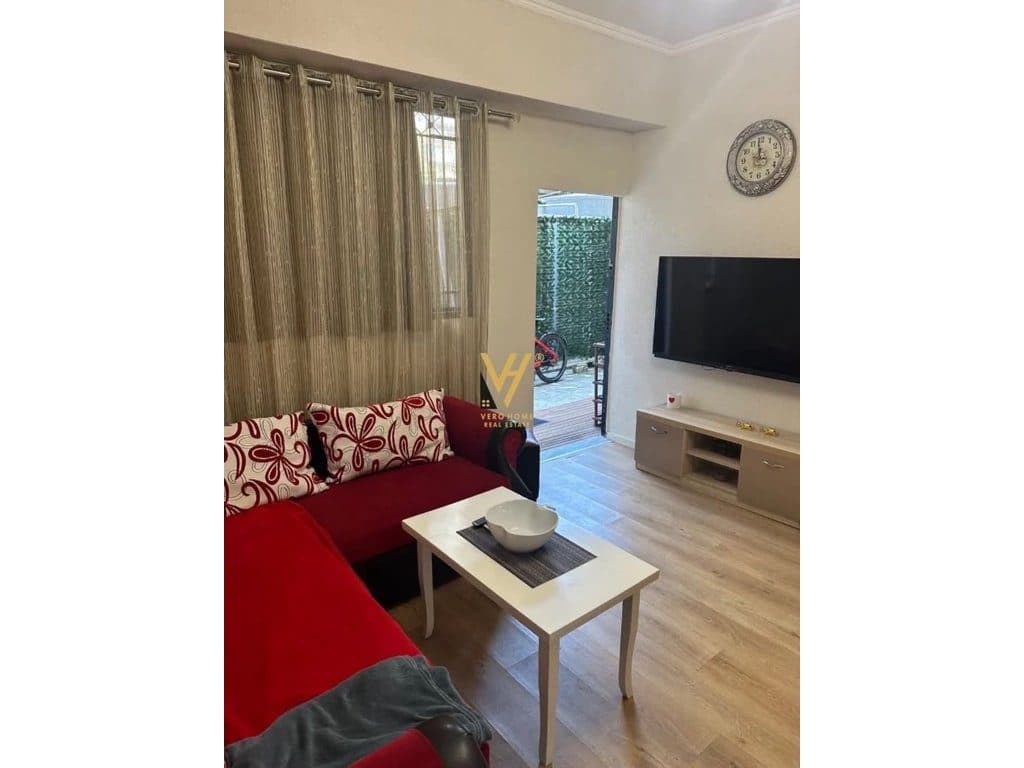 JEPET APARTAMENT 1+1+OBORR TE KOMUNA E PARISIT 60.000 LEKE 1