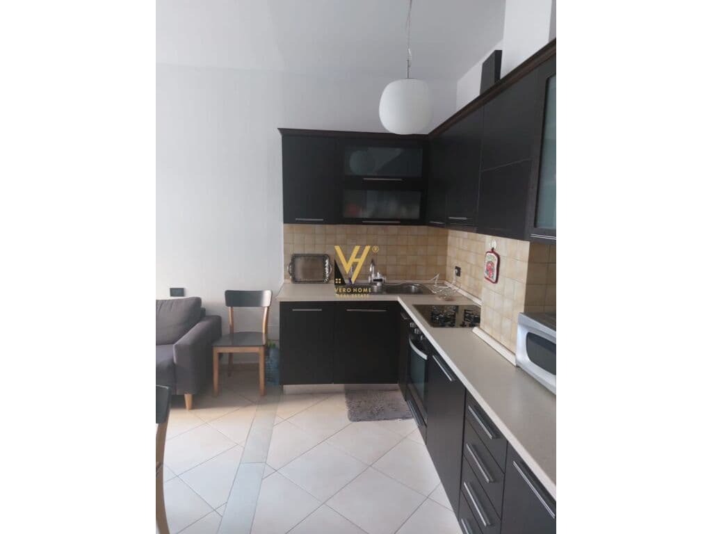 Jepet Apartament 1+1 me qera ne Qender 60 m2 4