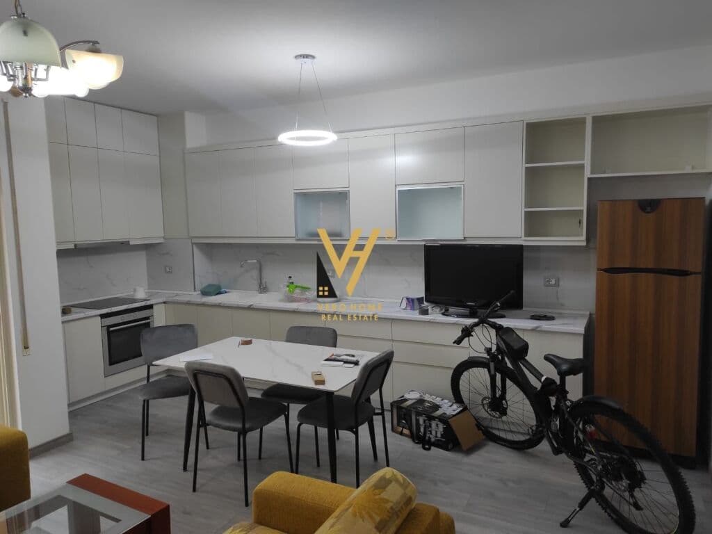 Jepet Apartament 2+1+post parkimi me qera te Kopshti Zoologjik 100 m2 2