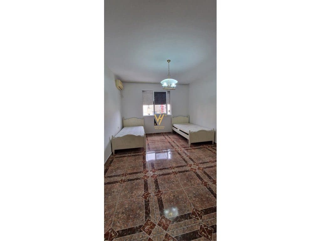 JEPET APARTAMENT 2+1 ME QIRA TE IRFAN TOMINI 60.000 LEKE 4