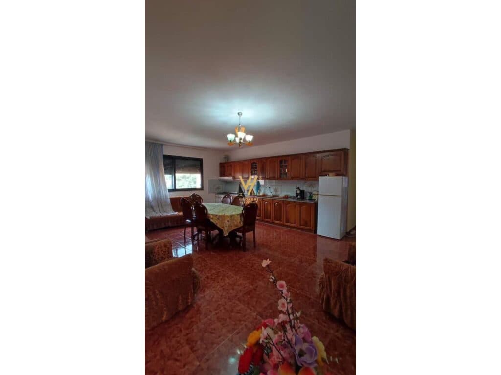 Shitet apartament 3+1+2 te Rruga Isuf Molla, Durres 118 m2 2