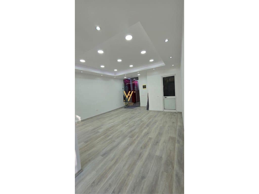 JEPET ZYRE 70 M2 ME QIRA TE ISH EKSPOZITA 80.000 LEKE