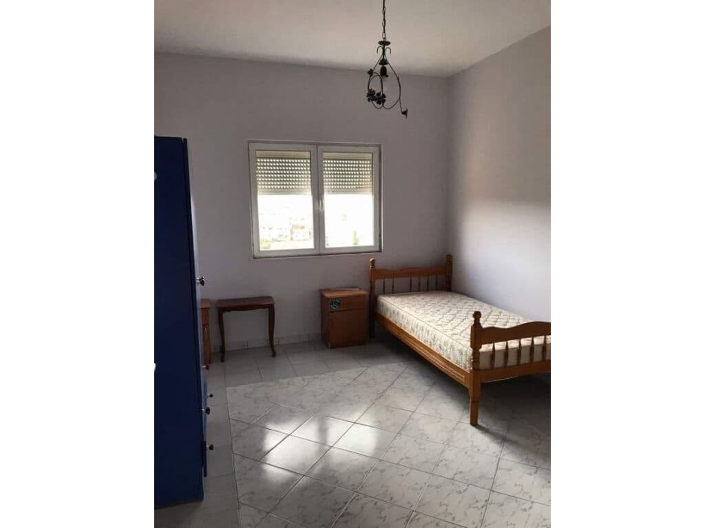 Jepet apartament 2+1 me qera te Shkolla Andon Zako Cajupi 95 m2 3