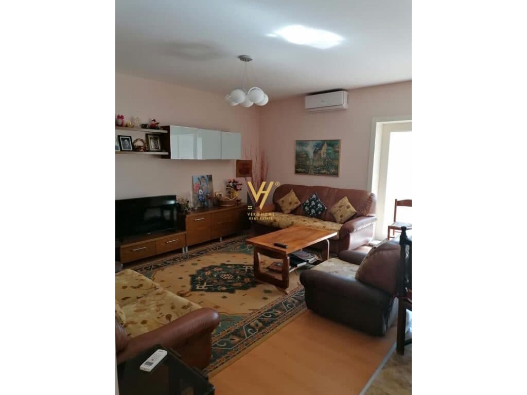 Shitet Apartament 3+1 te Rruga Vaso Pasha , Bllok 121 m2