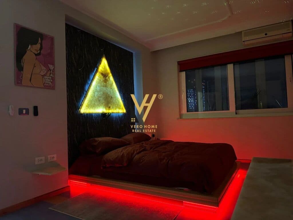 Shitet Apartament 2+1+ballkon te Ish Blloku 101 m2