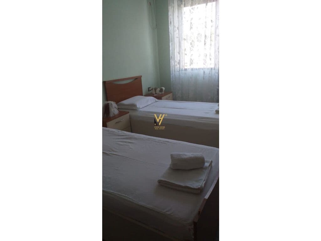 Shitet Vile dy kateshe ne Sauk 866 m2
