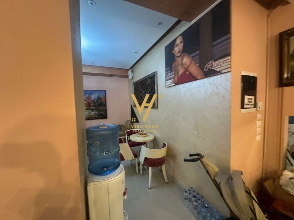 Shitet Lokal te Rruga Fortuzi 110 m2
