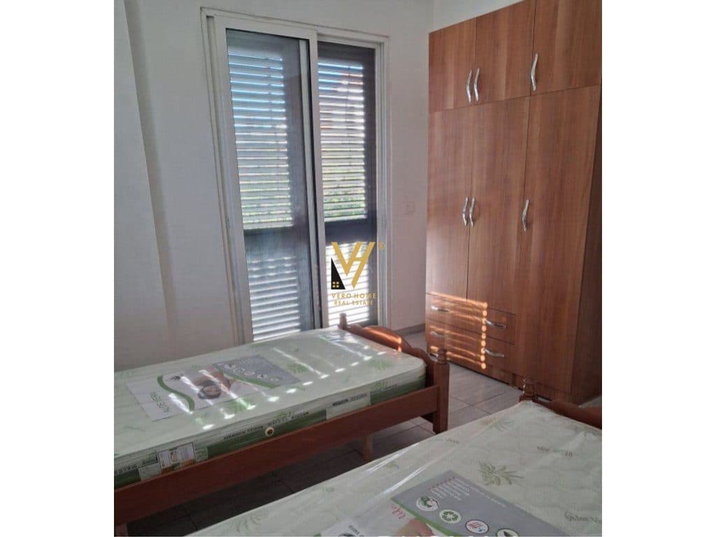 JEPET HYRJE 2+1+2 ME QERA PRANE SHKOLLES SE BASHKUAR 450 EURO 4