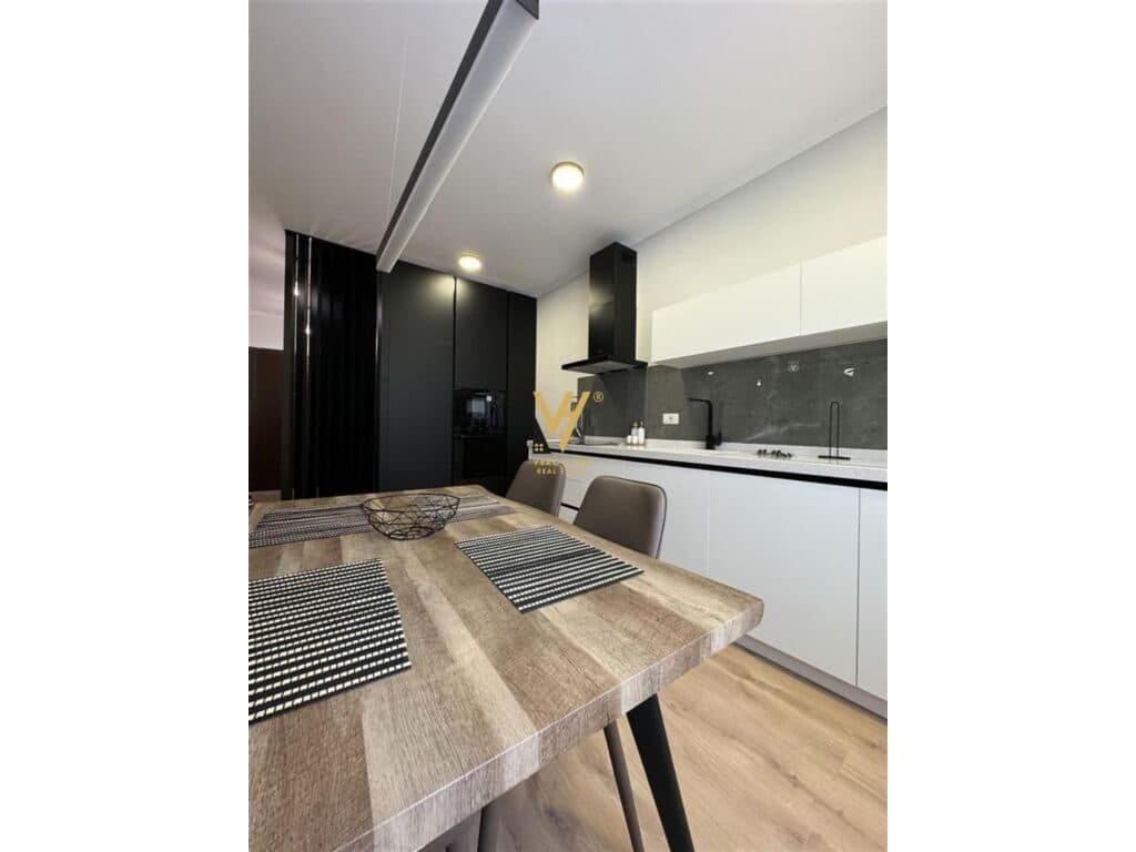 Jepet Apartament 2+1+2 me qera te Rruga e Durresit 145 m2