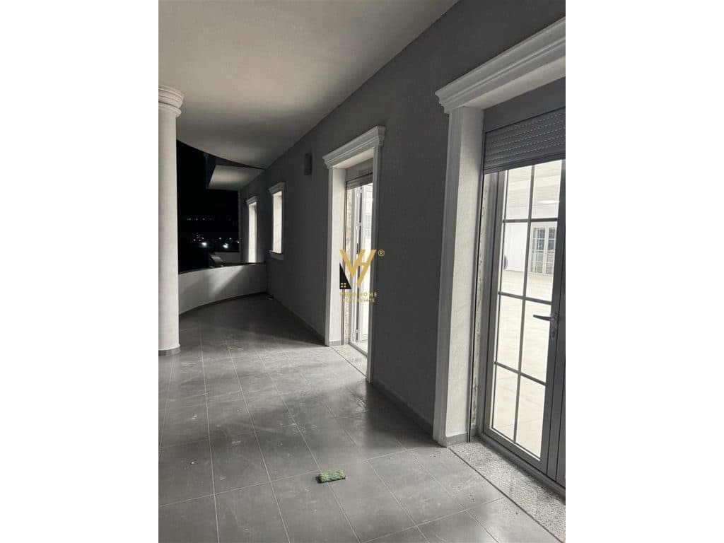 JEPET AMBIENT 360M2 ME QERA NE SAUK 1.500 EURO 3