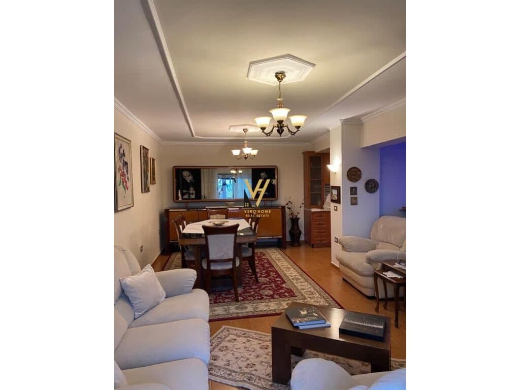 Jepet Apartament 2+1+2 me qera ne Qender 120 m2 3