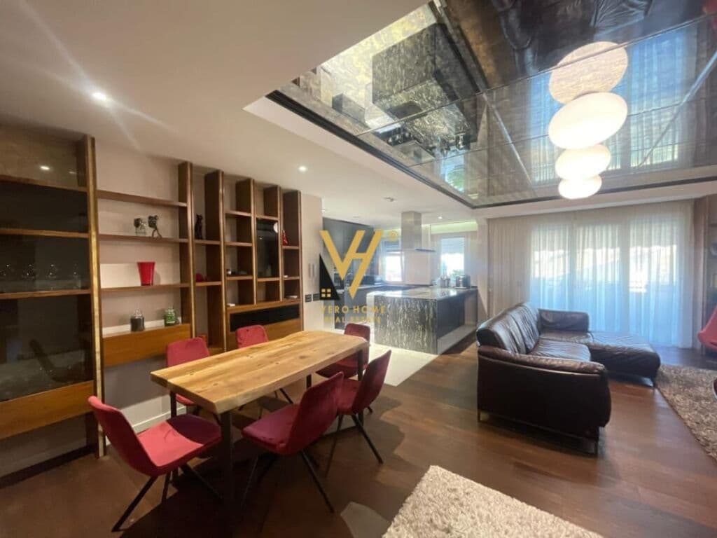 Jepet Apartament 3+1+2 me qera te Kopshti Botanik 200 m2