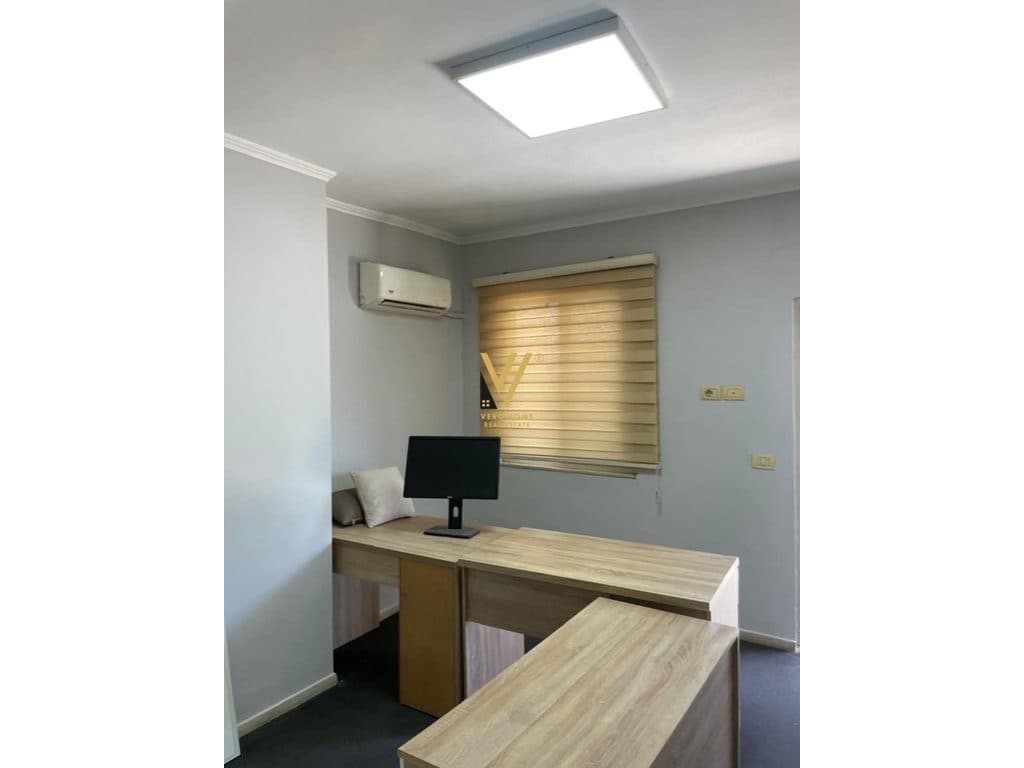 JEPET ZYRE 200 M2 ME QIRA TE KOPSHTI BOTANIK 100.000 LEKE