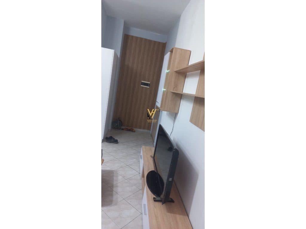JEPET APARTAMENT 1+1+BLK ME QERA TEK FRESKU 40.000 LEKE 3