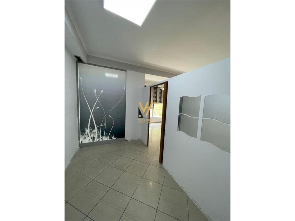 Jepet Zyre me qera te Rruga e Kavajes 60 m2 3