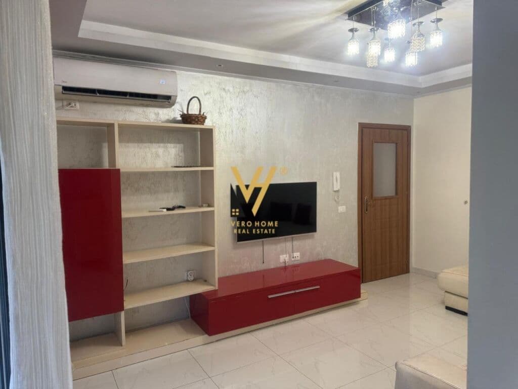 Jepet Apartament 2+1+2 me qera te Rruga 5 Maji 105 m2