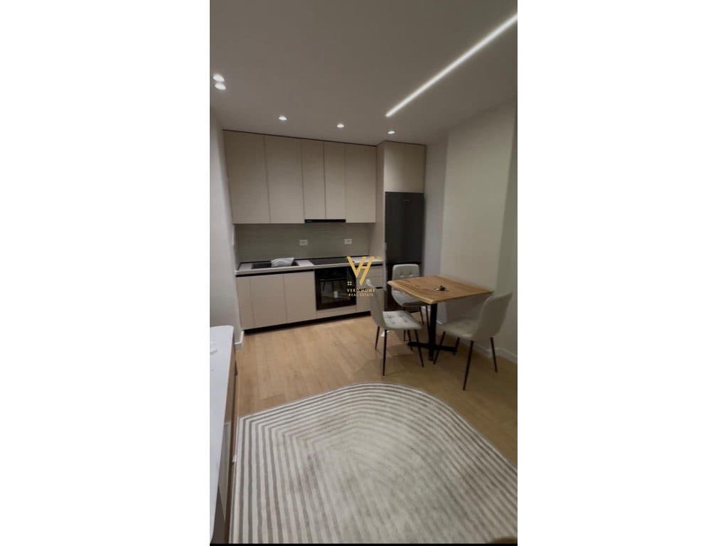 JEPET APARTAMENT 1+1+BLK ME QERA NE QENDER 700 EURO 3