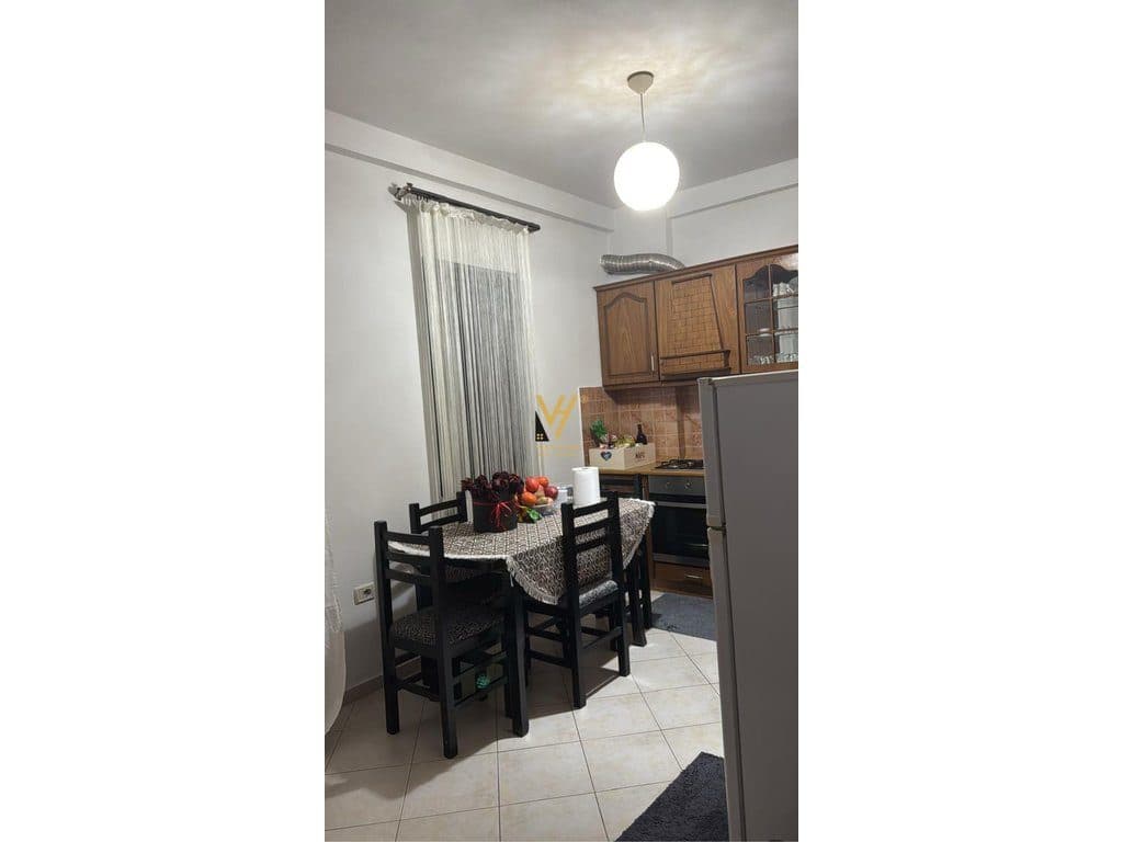 JEPET APARTAMENT 1+1+BLK ME QERA NE SELITE 450 EURO 2