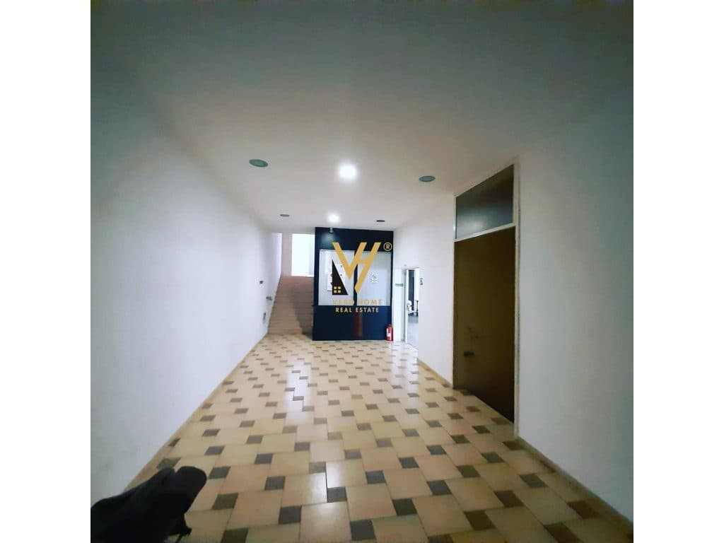 JEPET GODINE BIZNESI 750 M2 ME QERA TE SIRI KODRA 4.700 EURO 3