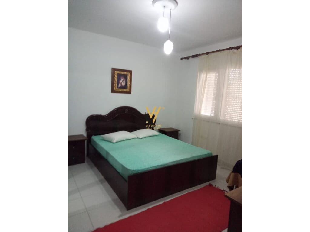 Jepet Apartament 2+1+ballkon me qera te Komuna e Parisit 80 m2 3