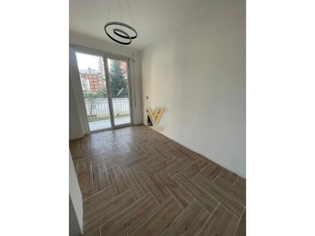 Jepet Zyre me qera te Rruga e Barrikadave 120 m2
