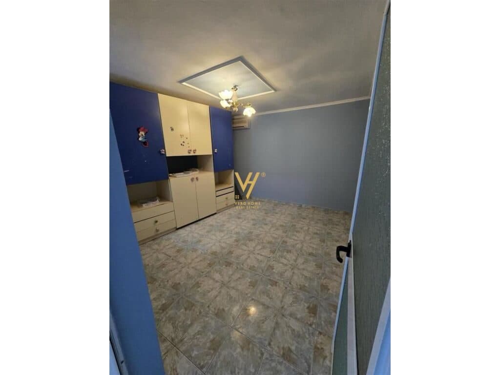 JEPET AMBIENT ME QERA TE SPITALI NENE TEREZA 600 EURO