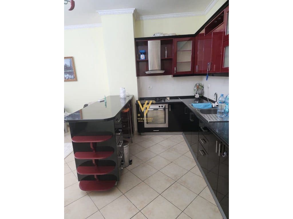 JEPET APARTAMENT 2+1 ME QIRA TE KODRA E DIELLIT 1- 70.000 LEKE 2