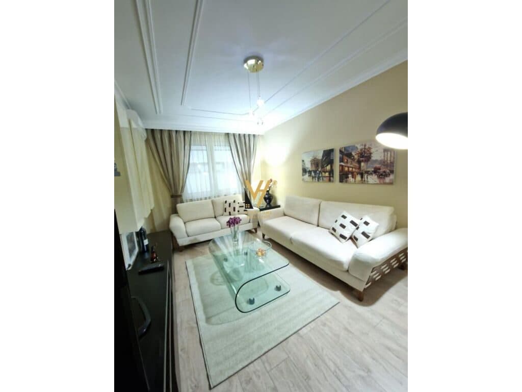 Jepet Apartament 1+1+ballkon me qera te Blloku 72 m2