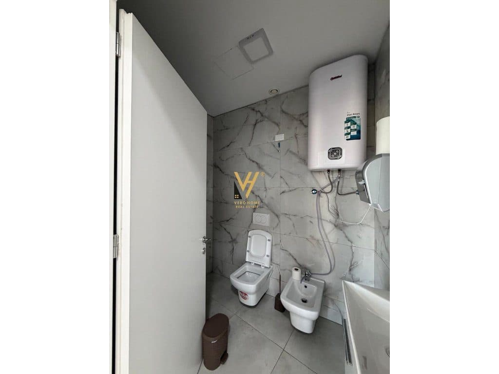 JEPET ZYRE 124 M2 ME QIRA TE LAKE VIEW 170.000 LEKE 3