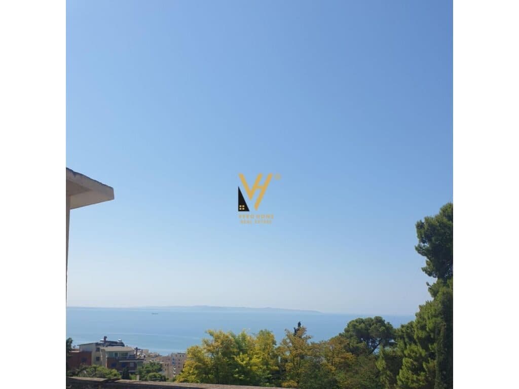 Shitet Vile kater kateshe ne Durres 1466 m2